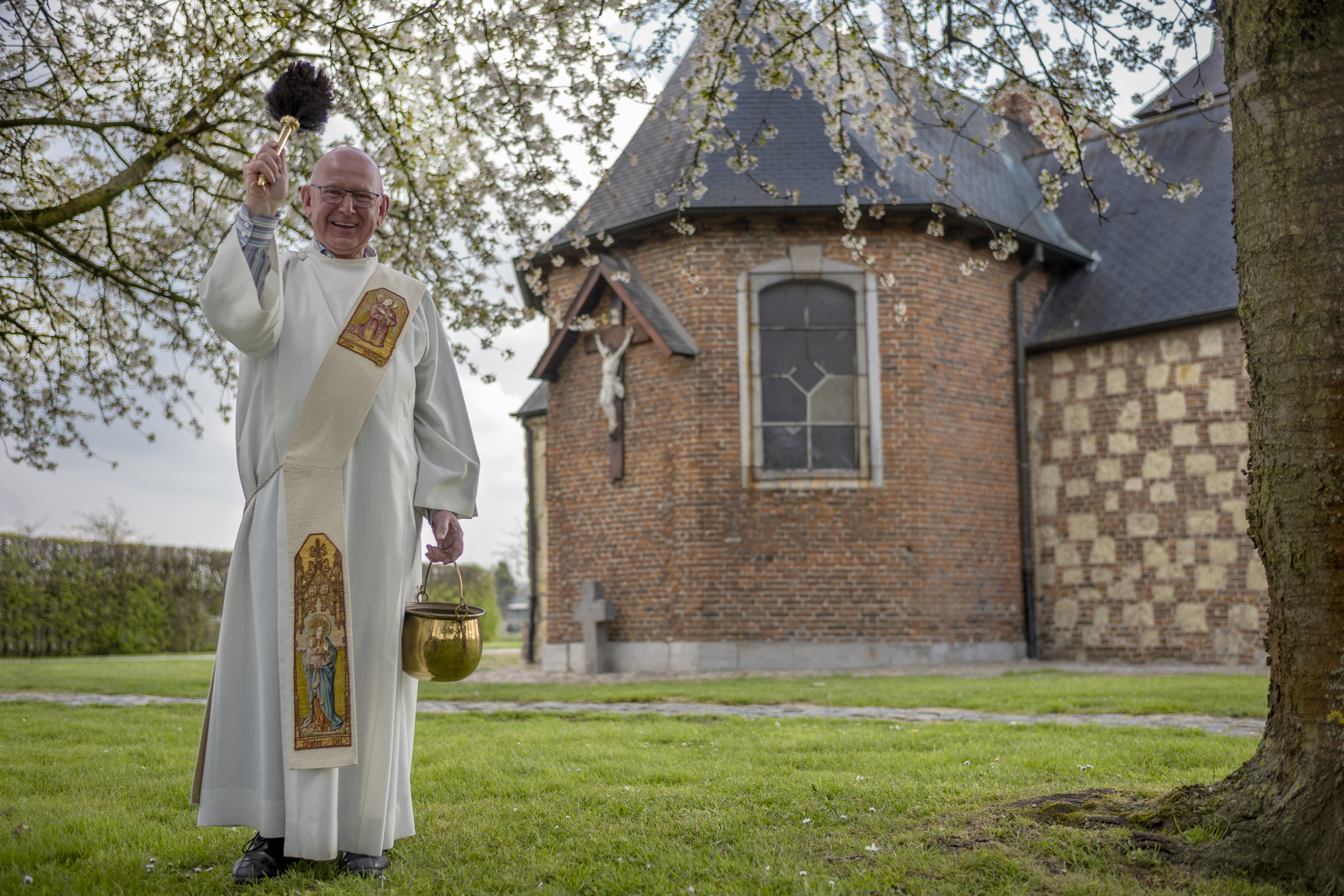 Bloesemfeest met bloesemzegening